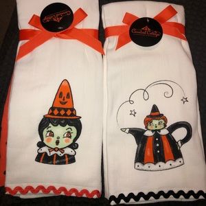 Johanna Parker Halloween kitchen towels